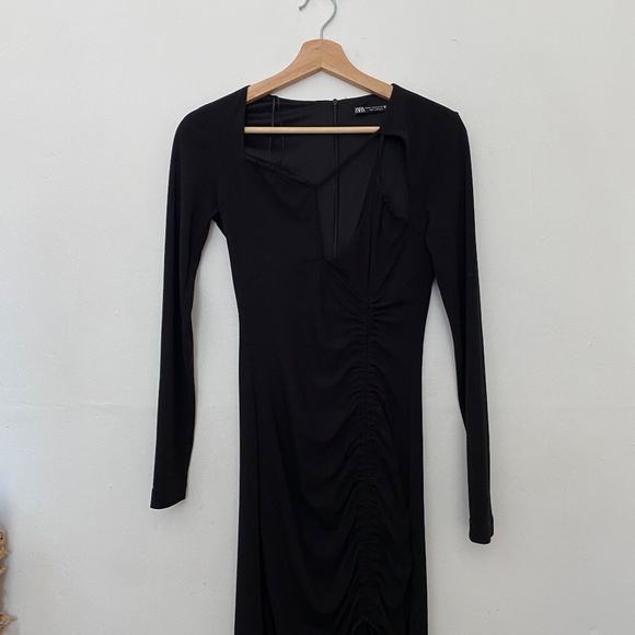 Zara Sophisticated Black Long Sleeve Dress - Picture 4 of 7